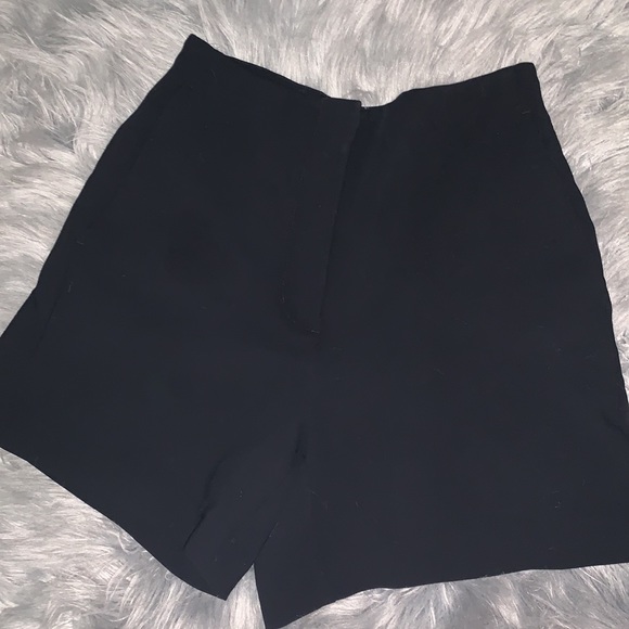 Wilfred solid black shorts - Picture 2 of 4